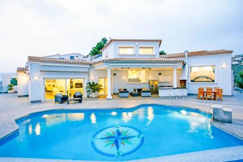 Benitachell Villa Sleeps 6 Pool Air Con Wifi