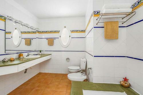 Binibequer Vell Villa Sleeps 7 Pool Air Con Wifi