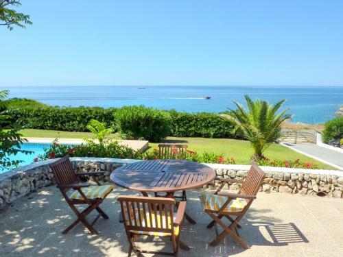 Binibequer Vell Villa Sleeps 8 Pool Air Con Wifi