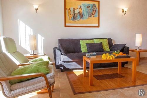 Buger Villa Sleeps 6 Pool Air Con Wifi