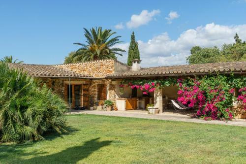 Ullaro Villa Sleeps 6 Pool Air Con Wifi