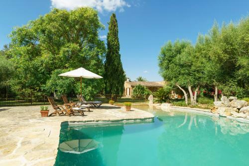 Ullaro Villa Sleeps 6 Pool Air Con Wifi
