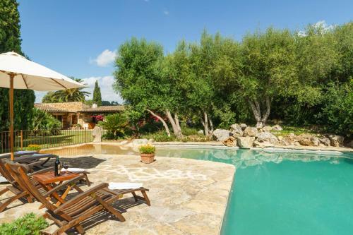 Ullaro Villa Sleeps 6 Pool Air Con Wifi