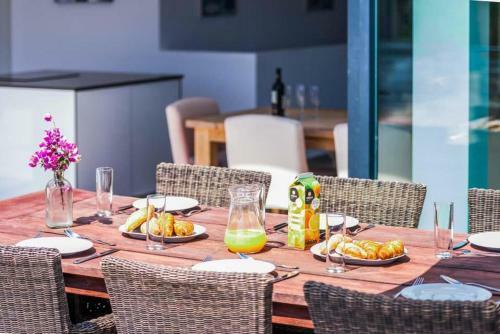 Calpe Villa Sleeps 8 Pool Air Con Wifi