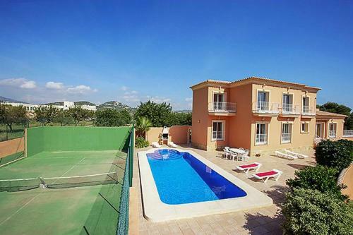 Calpe Villa Sleeps 20 Pool Air Con Wifi