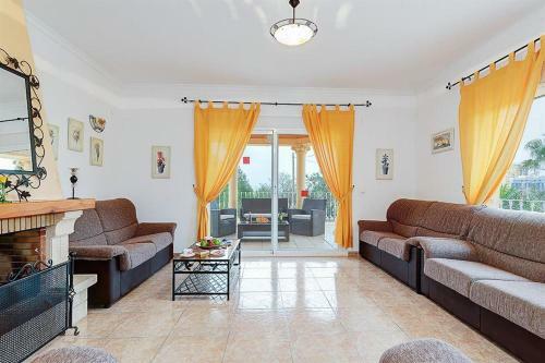 Calpe Villa Sleeps 20 Pool Air Con Wifi