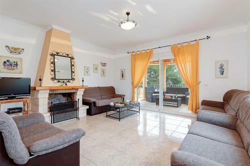 Calpe Villa Sleeps 20 Pool Air Con Wifi