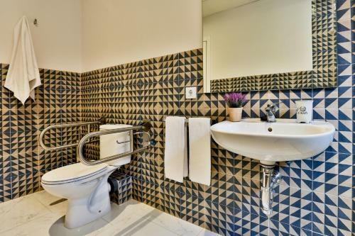 Hostal Oyo Apartamentos Leiva