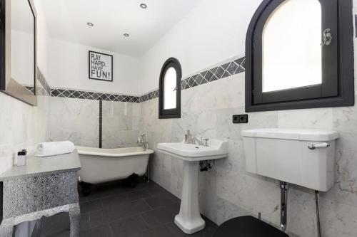 Denia Villa Sleeps 6 Pool Air Con Wifi