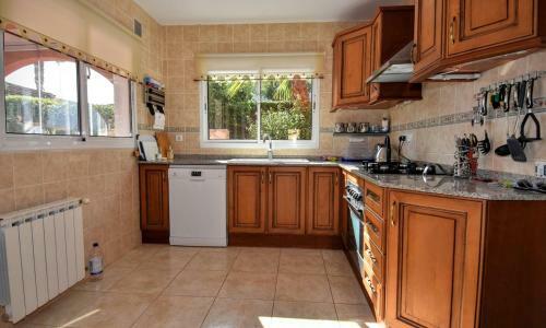 Denia Villa Sleeps 6 Pool Air Con Wifi