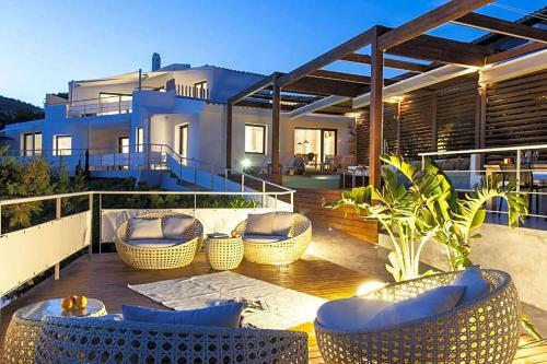 Es Cubells Villa Sleeps 10 Pool Air Con Wifi