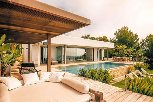 Es Cubells Villa Sleeps 6 Pool Air Con Wifi