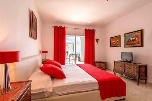 Es Cubells Villa Sleeps 12 Pool Air Con Wifi
