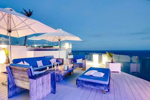 Es Cubells Villa Sleeps 12 Pool Air Con Wifi