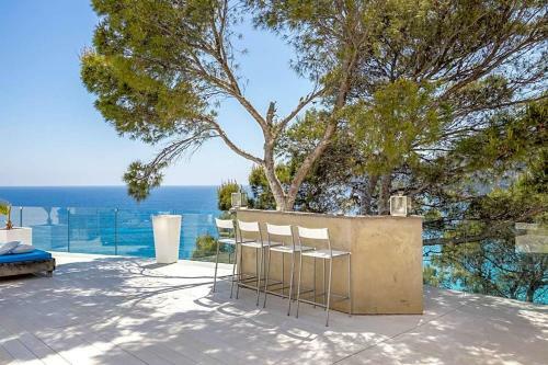 Es Cubells Villa Sleeps 12 Pool Air Con Wifi