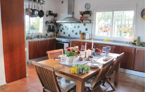 Three-bedroom Apartment In Estepona