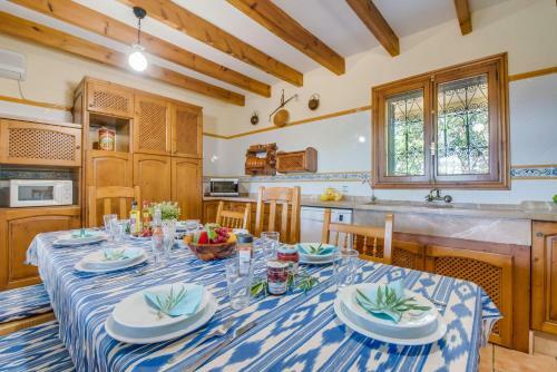Inca Villa Sleeps 8 Pool Air Con Wifi
