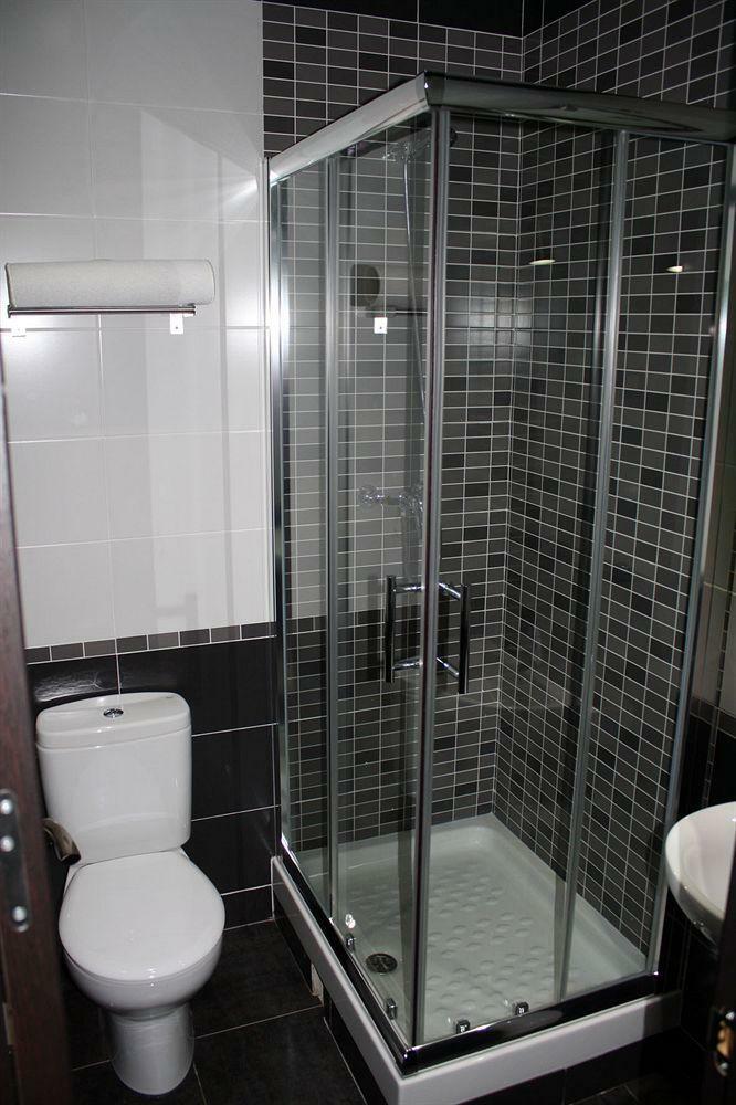 Hostal MH Fuencarral