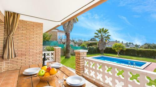 Lloret De Mar Villa Sleeps 6