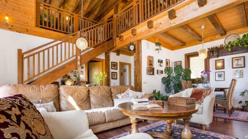 Lloret De Mar Villa Sleeps 7