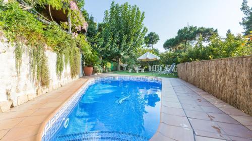 Lloret De Mar Villa Sleeps 9