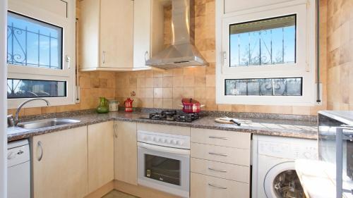 Lloret De Mar Villa Sleeps 7