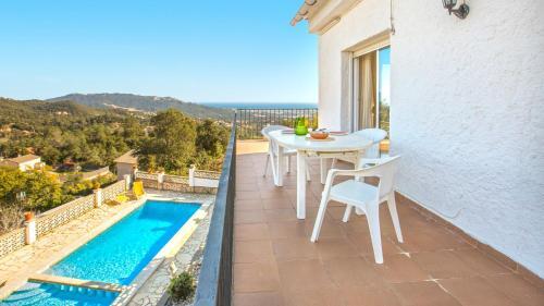Lloret De Mar Villa Sleeps 7
