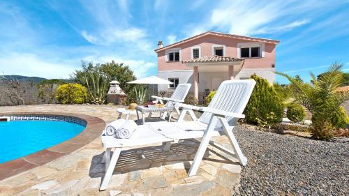 Lloret De Mar Villa Sleeps 10
