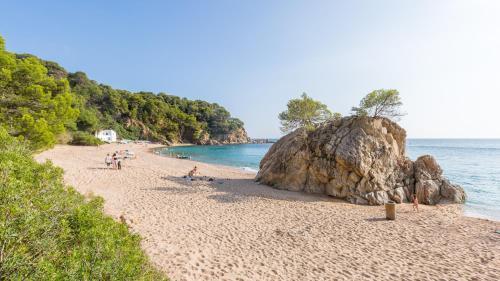 Lloret De Mar Villa Sleeps 6