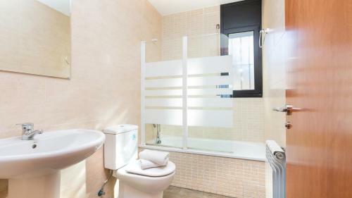 Lloret De Mar Villa Sleeps 8