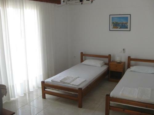 Hostal Maravelias House