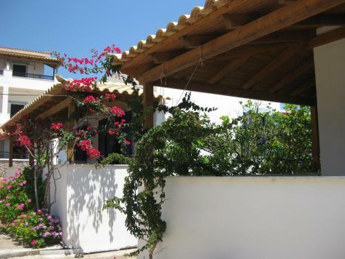 Hostal Maravelias House
