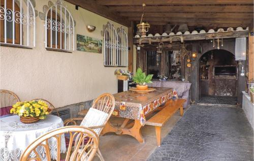 Three-bedroom Holiday Home In Miami Platja