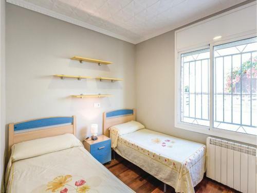 Three-bedroom Holiday Home In Miami Platja