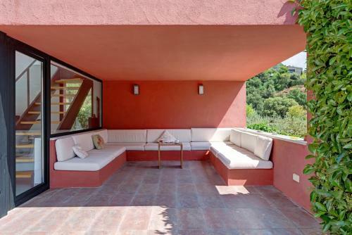 Mont-ras Villa Sleeps 8 Pool