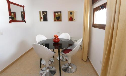 Playa Blanca Villa Sleeps 4 Pool Wifi