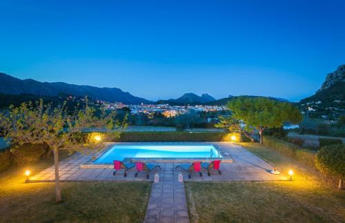 Pollenca Villa Sleeps 4 Pool Wifi