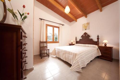 Pollenca Villa Sleeps 5 Pool Wifi