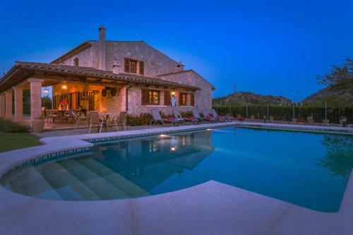 Pollenca Villa Sleeps 5 Pool Wifi
