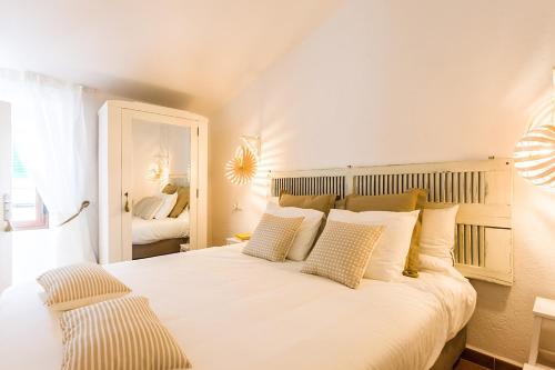Pollenca Villa Sleeps 6 Pool Wifi