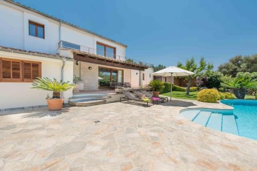 Pollenca Villa Sleeps 6 Pool Wifi