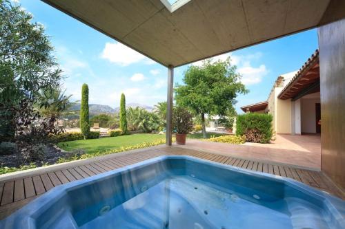 Pollenca Villa Sleeps 6 Pool Wifi