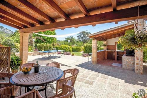 Pollenca Villa Sleeps 6 Pool Air Con Wifi