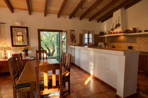 Pollenca Villa Sleeps 4 Pool Air Con Wifi