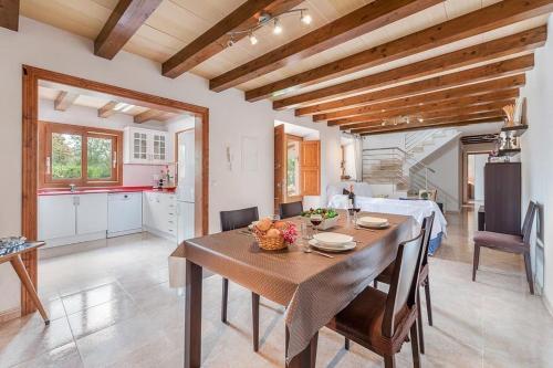 Pollenca Villa Sleeps 6 Pool Air Con Wifi