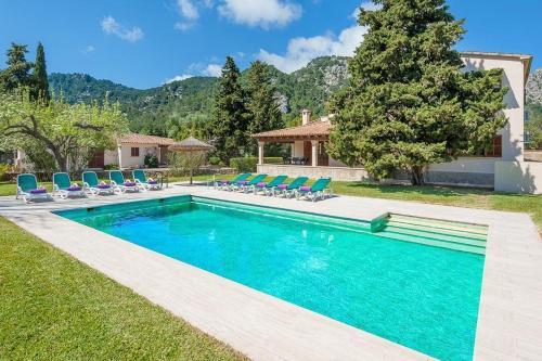 Pollenca Villa Sleeps 8 Pool Wifi