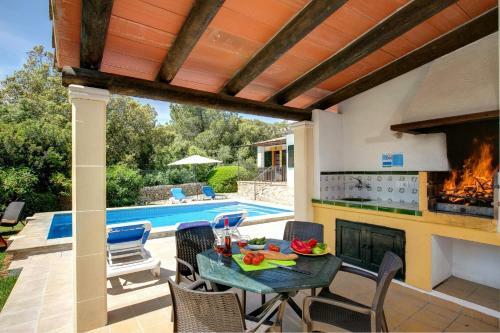 Pollenca Villa Sleeps 4 Pool Air Con Wifi