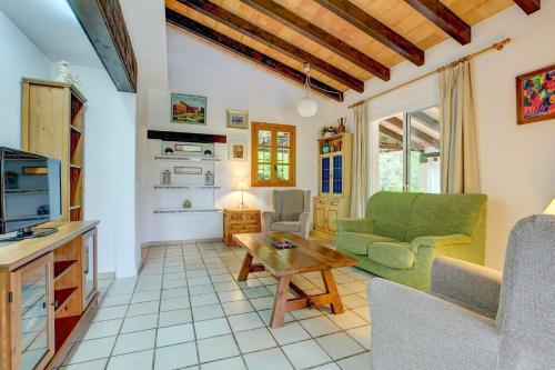 Pollenca Villa Sleeps 4 Pool Air Con Wifi