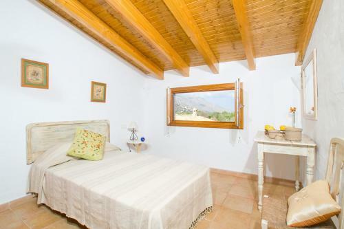 Pollenca Villa Sleeps 8 Pool Air Con Wifi