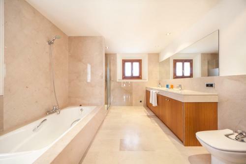 Pollenca Villa Sleeps 6 Pool Air Con Wifi